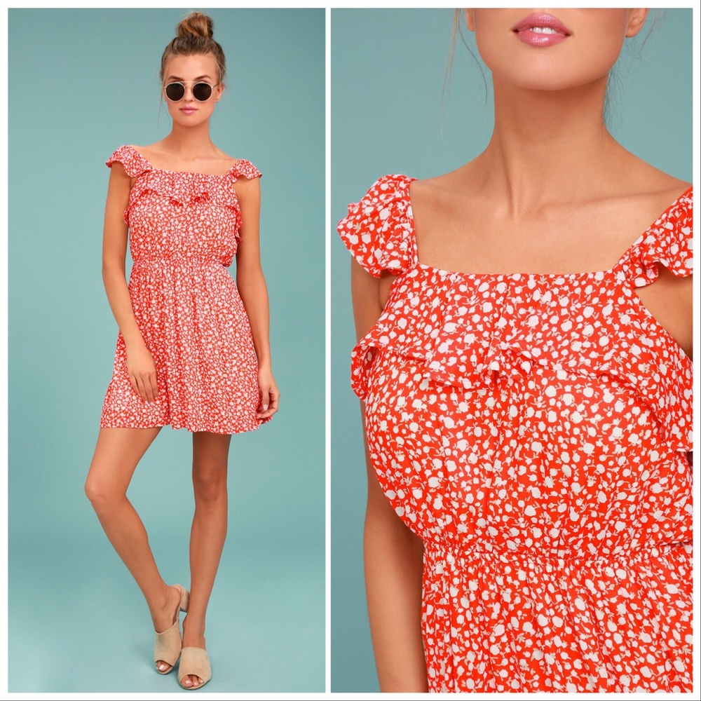 Moon River NWT Red Floral Print Ruffle Dress M